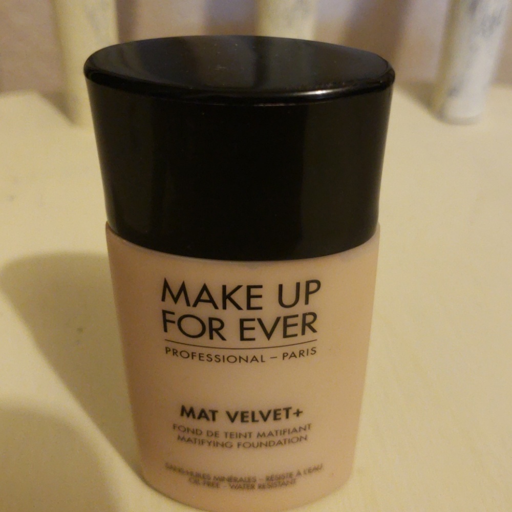 Make Up For Ever Foundation